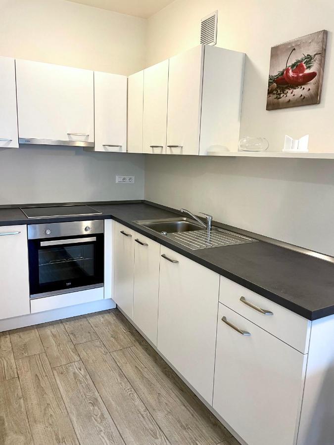 Bright Studio Apartment With Free Private Parking Meran Exterior foto