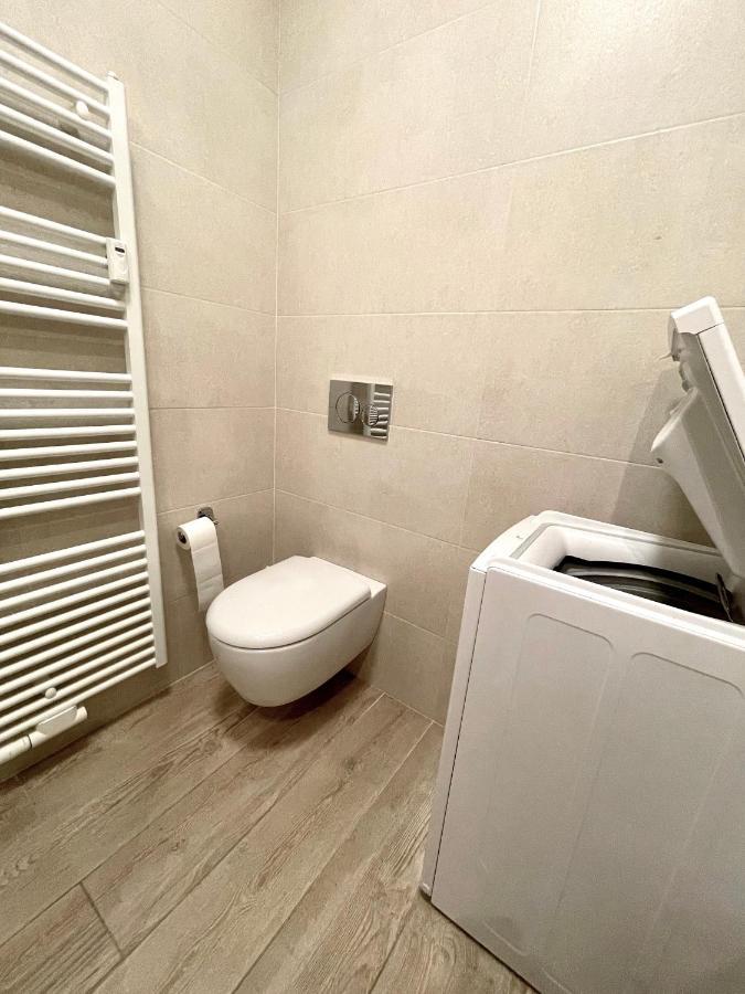 Bright Studio Apartment With Free Private Parking Meran Exterior foto