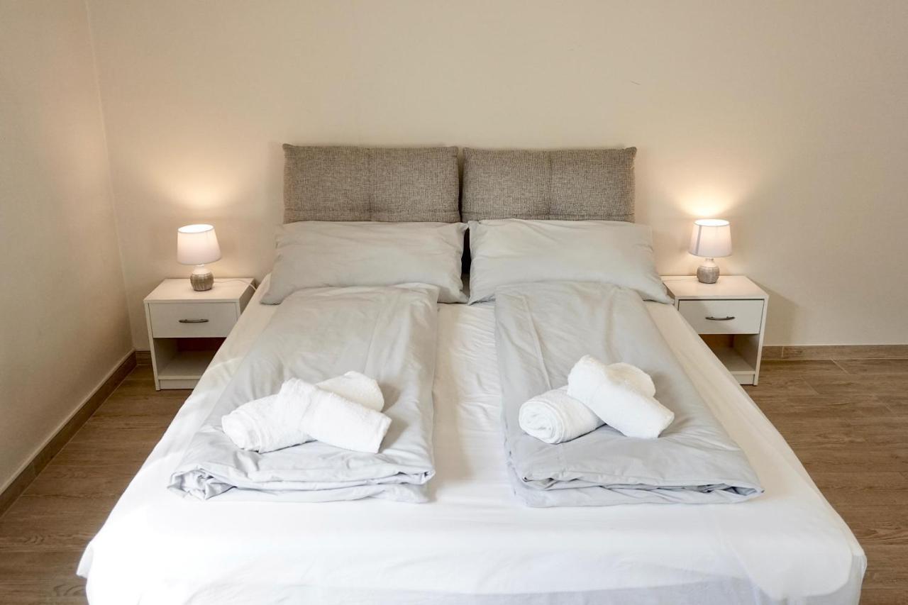 Bright Studio Apartment With Free Private Parking Meran Exterior foto